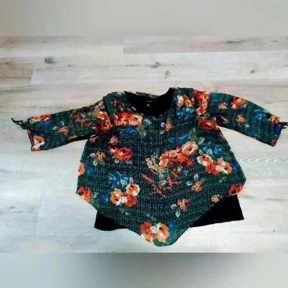 Alyx women's size 1x poncho style black/red flower shear arm top - Picture 1 of 10